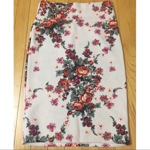 Lularoe XS Cassie skirt pink